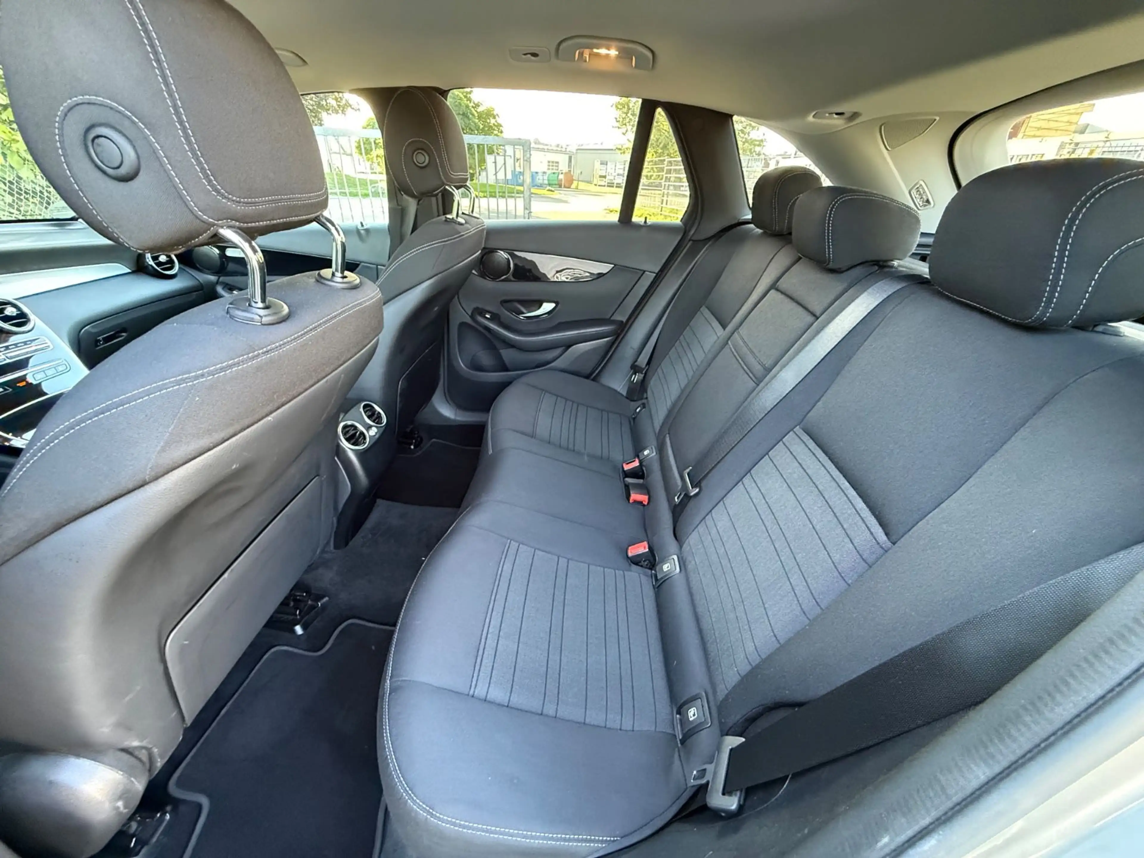 Mercedes-Benz GLC 220 d 4Matic Business Night AHK LED — photo 14