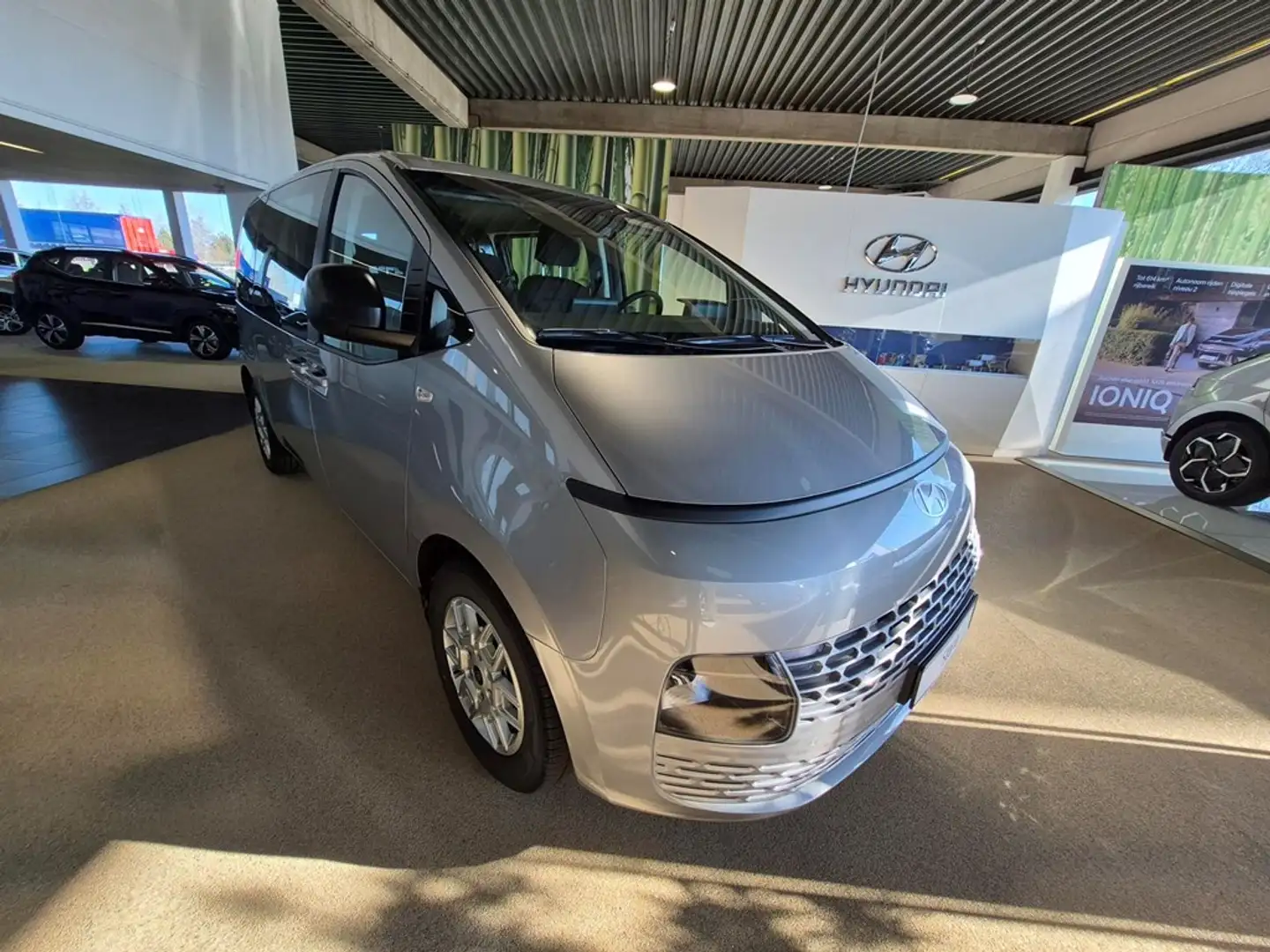Hyundai STARIA van techno Argent - 2