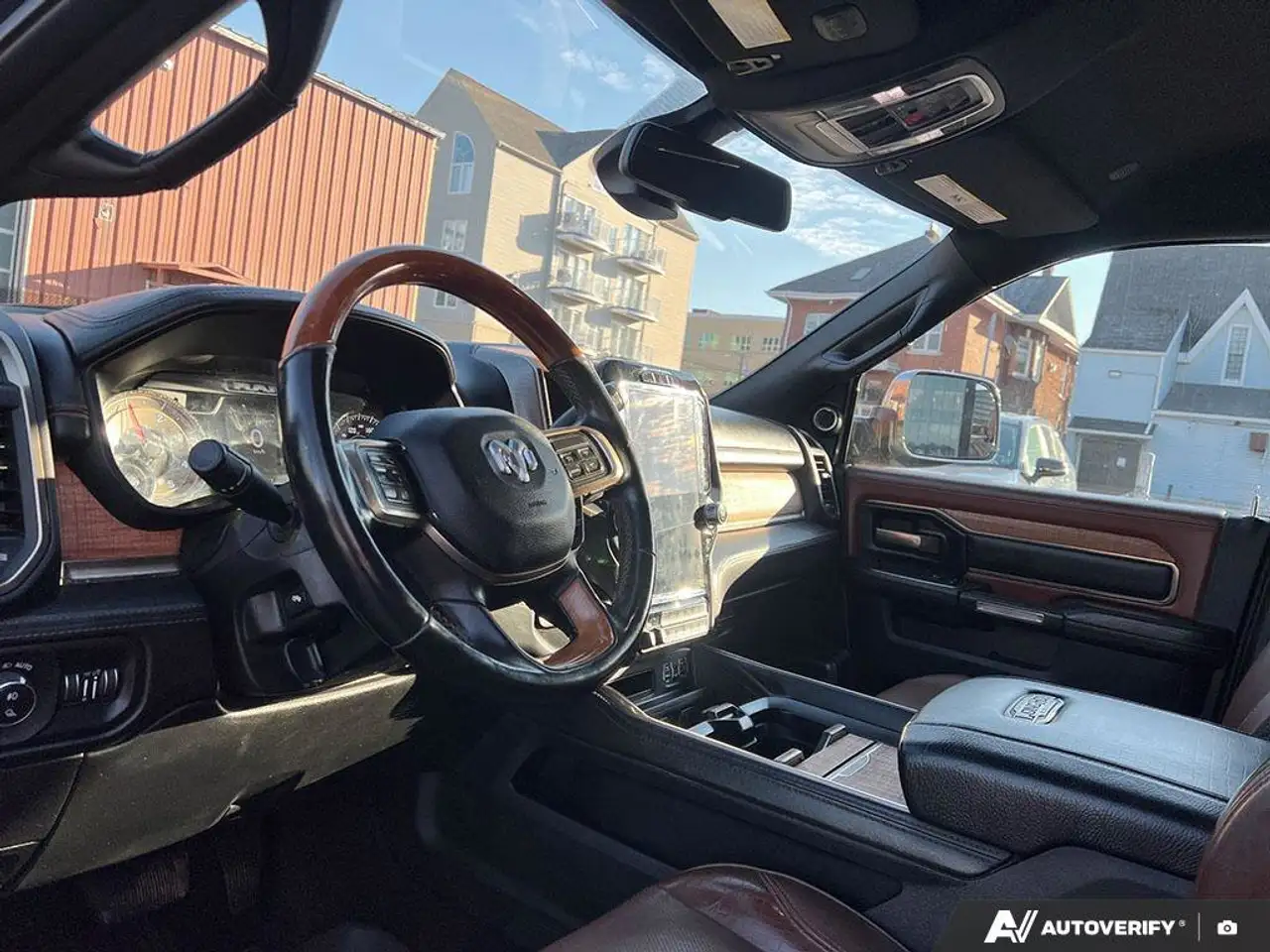 RAM 3500 снимка RAM 3500