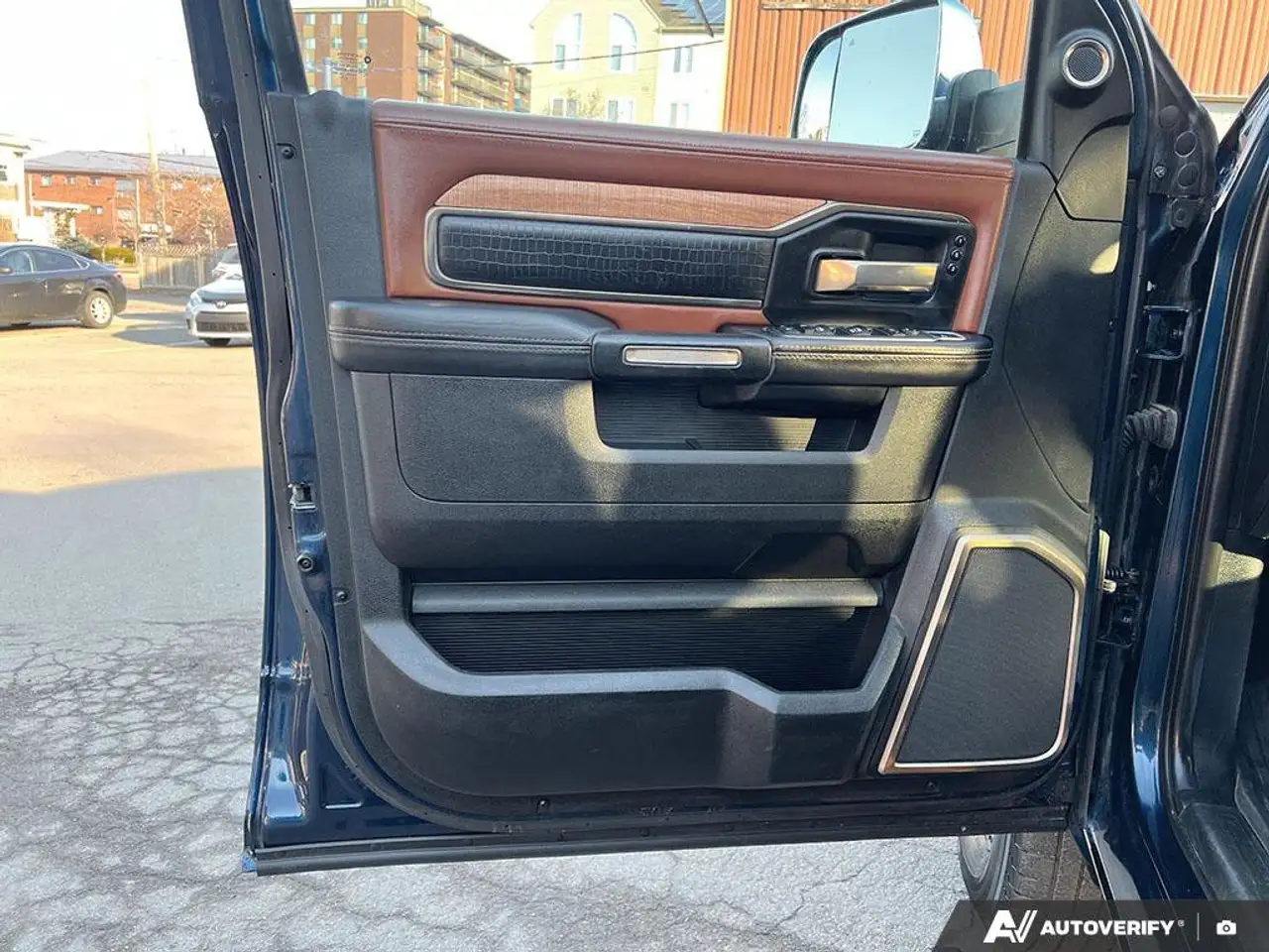 RAM 3500 снимка RAM 3500