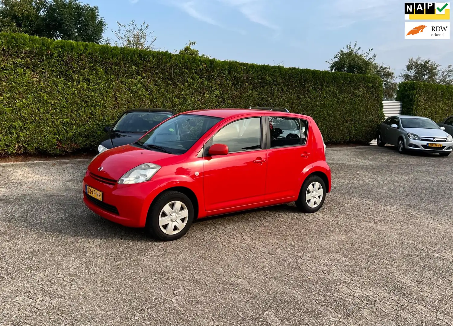 Daihatsu Sirion APK NIEUW AIRCO 5 DEURS PERFECT RIJDEND Rot - 1