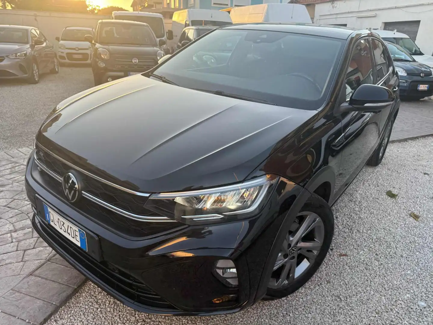 Volkswagen Taigo 1.0 TSI 110 CV DSG R-Line unipropietario. !!!! Negru - 2