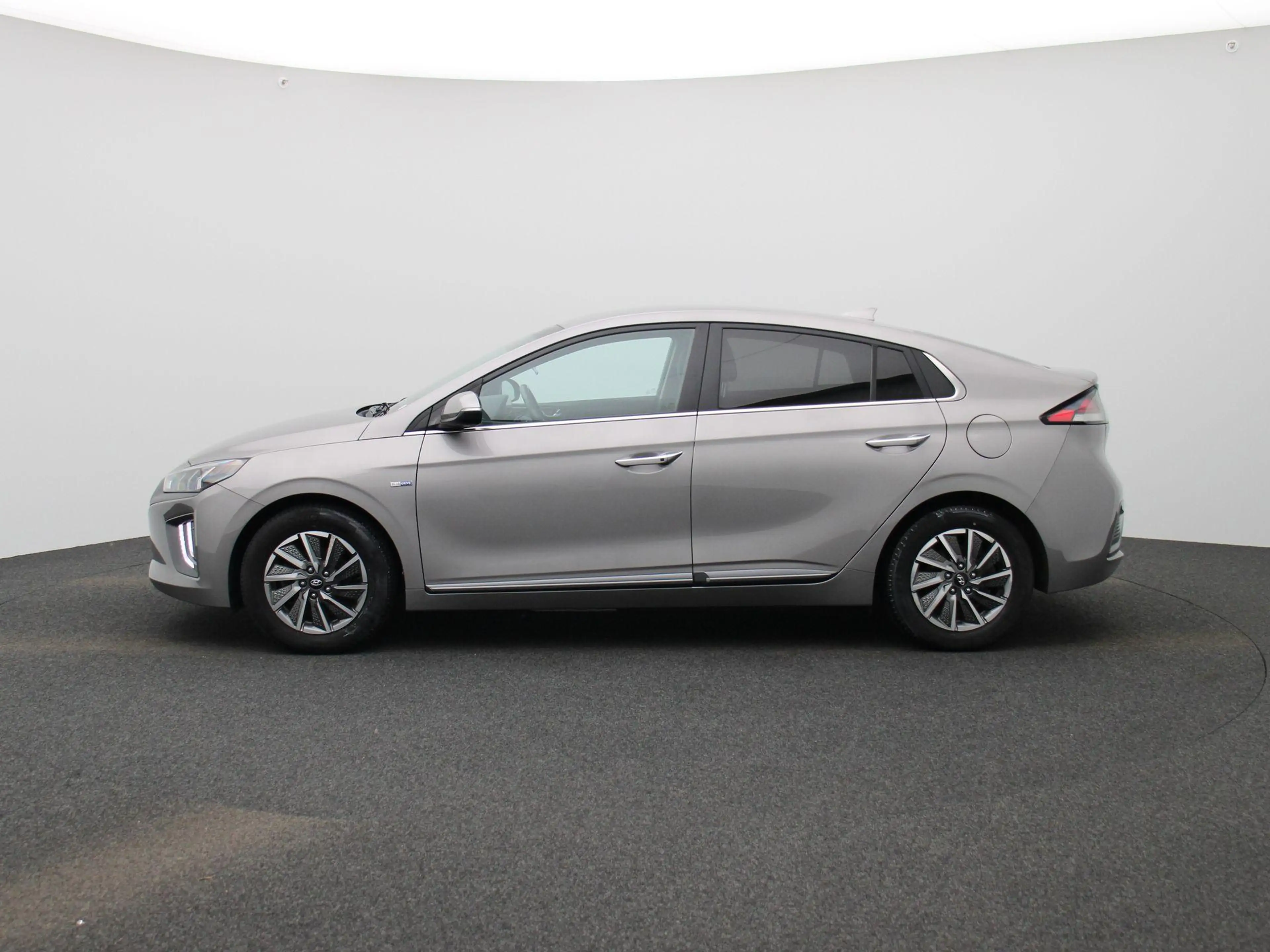 Hyundai IONIQ Comfort EV 38 kWh | WORDT VERWACHT | ACHTERUITRIJC — photo 4