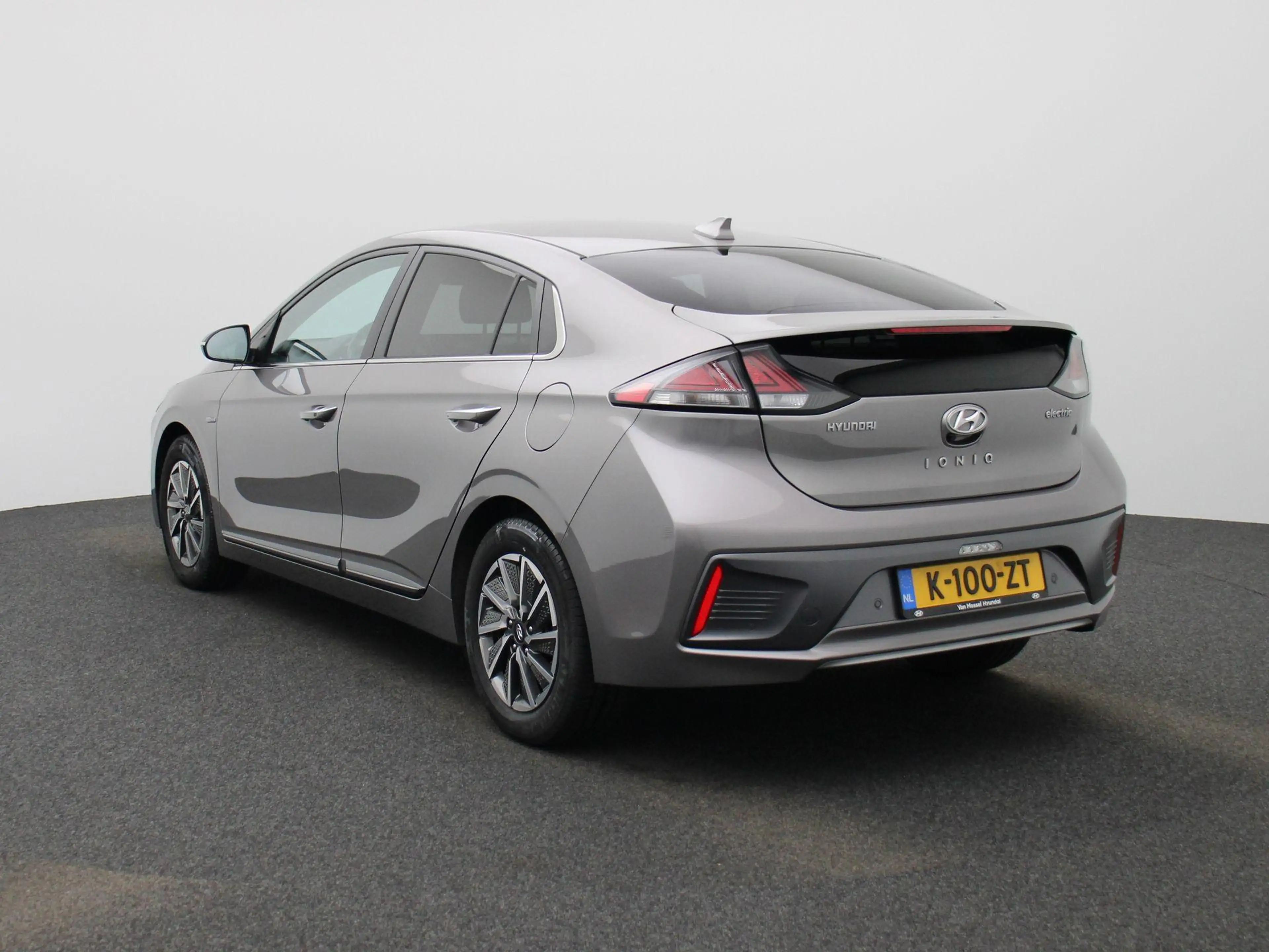 Hyundai IONIQ Comfort EV 38 kWh | WORDT VERWACHT | ACHTERUITRIJC — photo 2