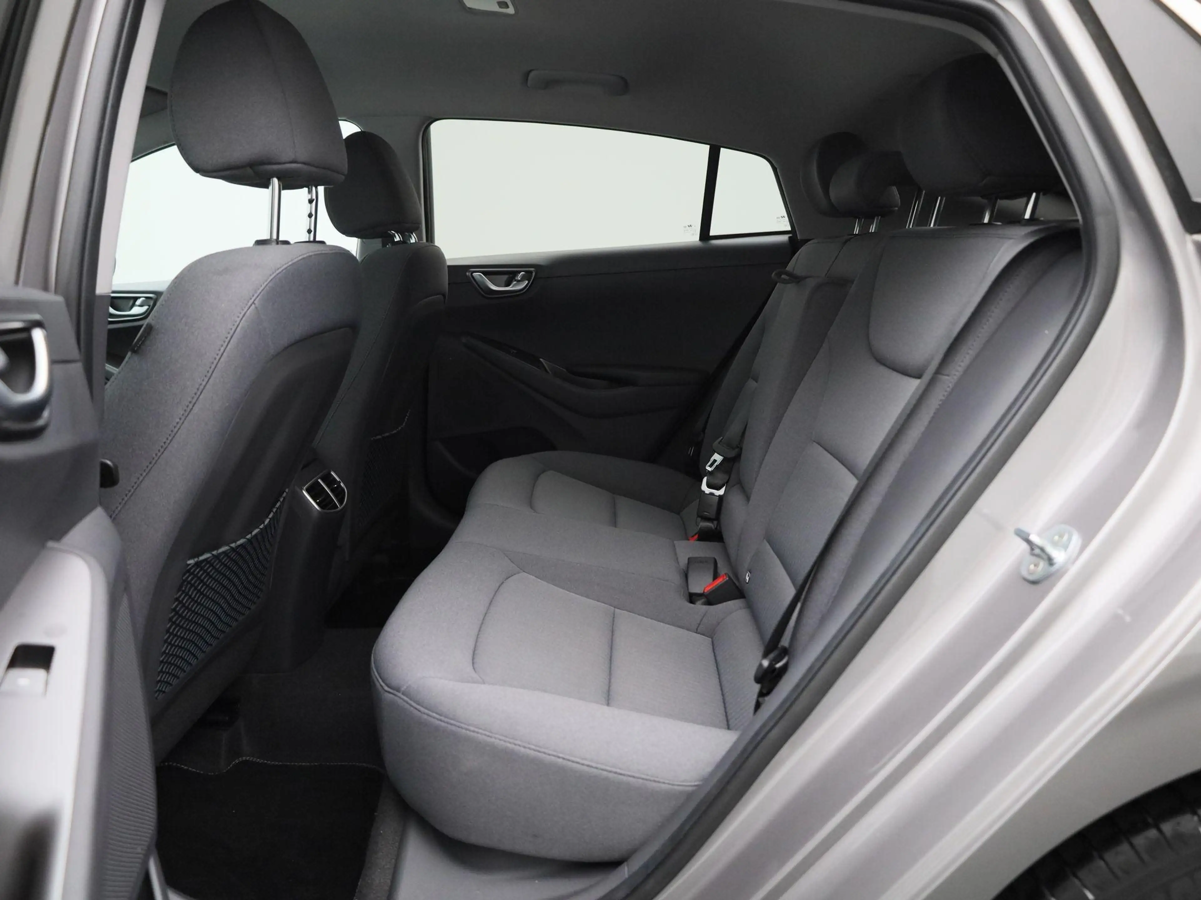 Hyundai IONIQ Comfort EV 38 kWh | WORDT VERWACHT | ACHTERUITRIJC — photo 12