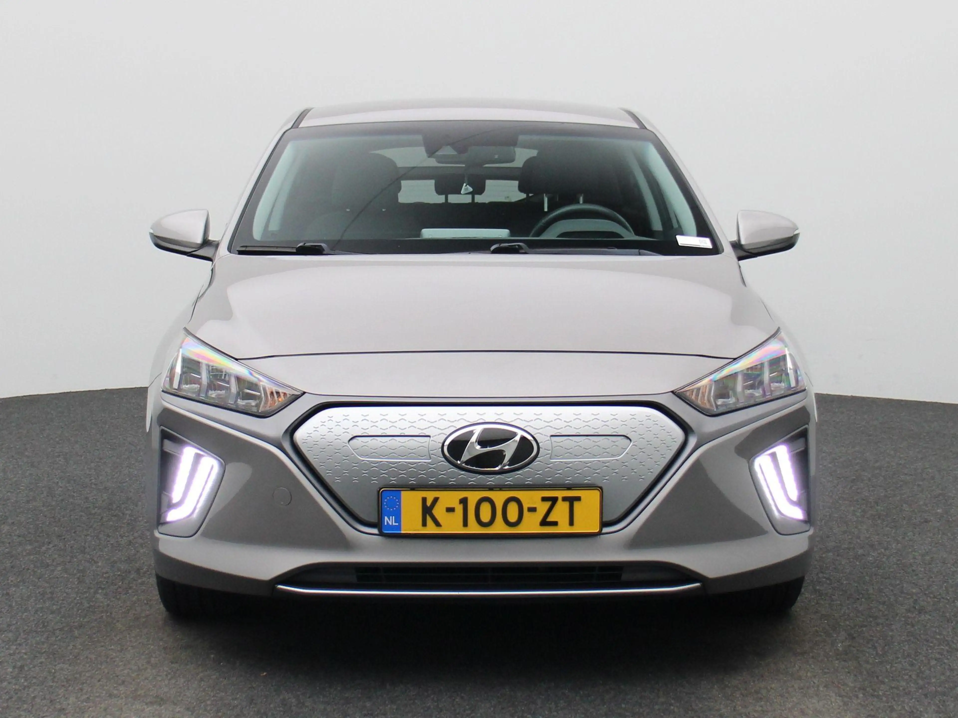 Hyundai IONIQ Comfort EV 38 kWh | WORDT VERWACHT | ACHTERUITRIJC — photo 3