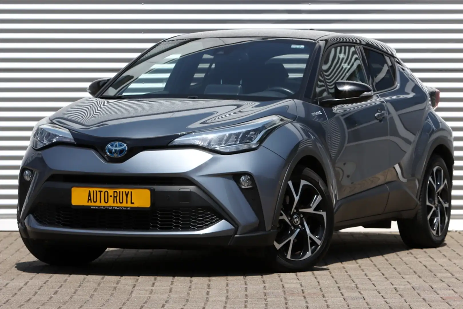 Toyota C-HR 2.0 Hybrid Bi-Tone Carplay / Trekhaak Grijs - 1