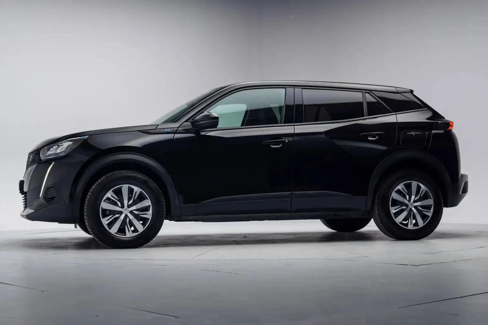 Peugeot e-2008 EV Active Pack 50kWh 3 fase [ Navi LED Apple/Andro Noir - 2