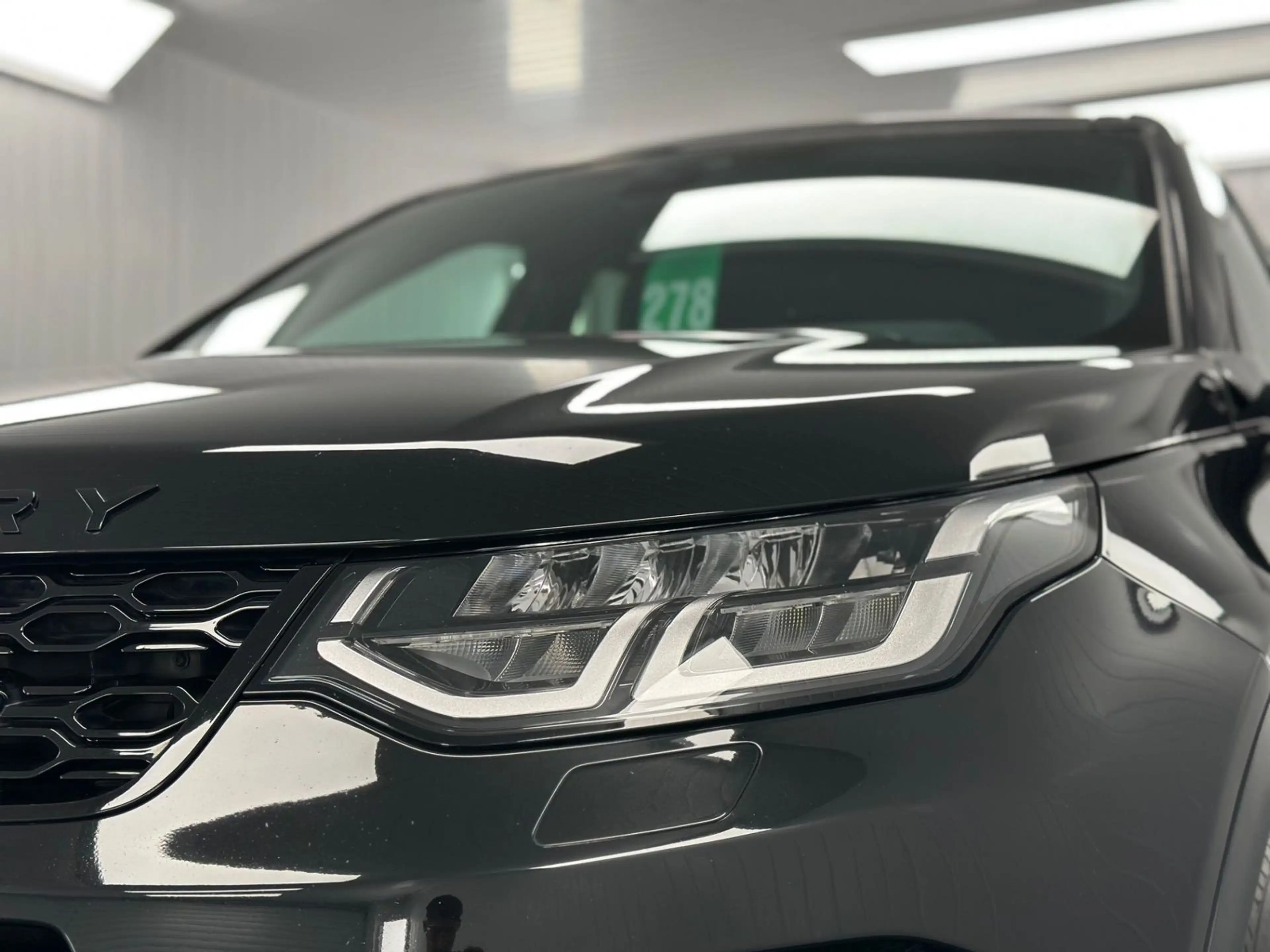 Land Rover Discovery Sport 2.0 D150  AWD AHK Black Design — photo 5
