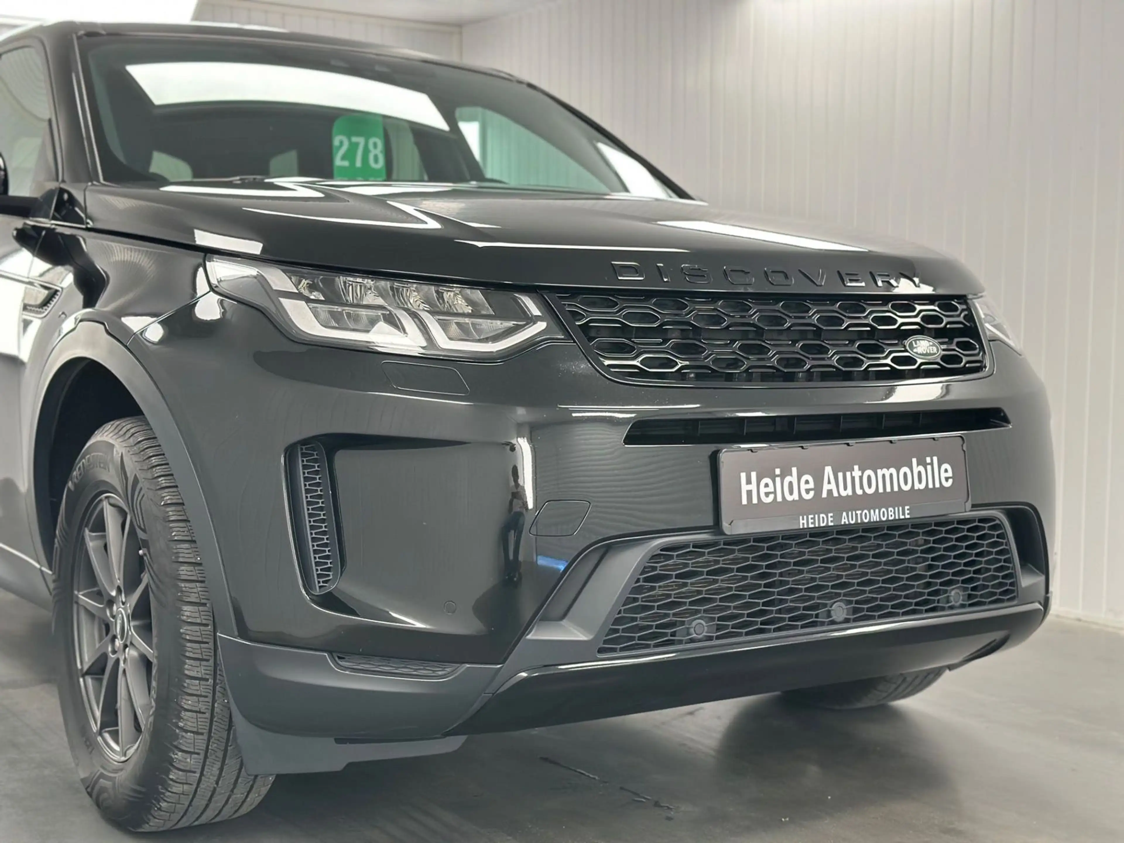Land Rover Discovery Sport 2.0 D150  AWD AHK Black Design — photo 4