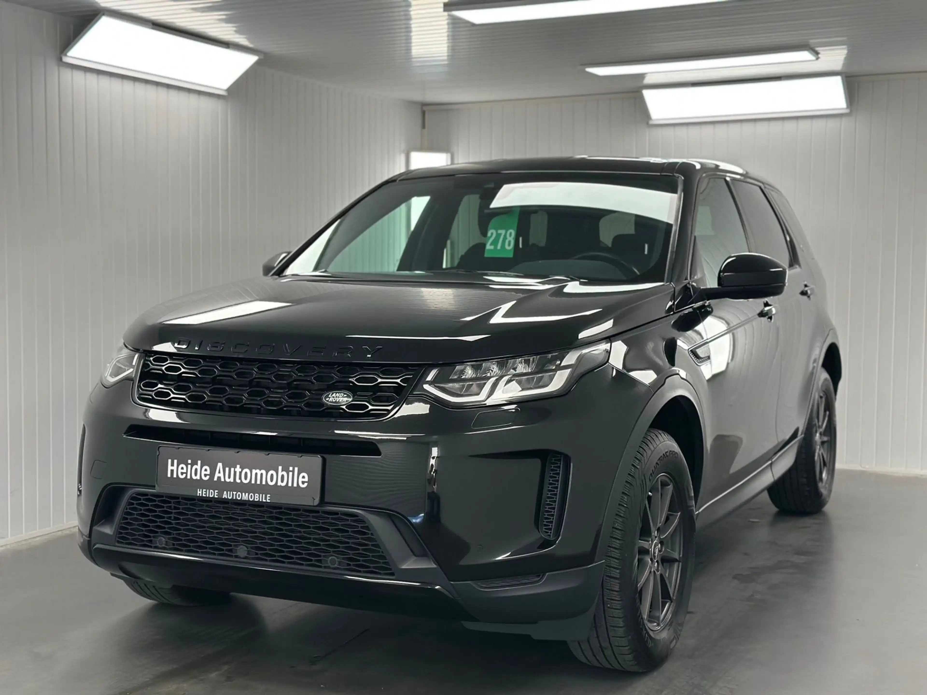 Land Rover Discovery Sport 2.0 D150 AWD AHK Black Design