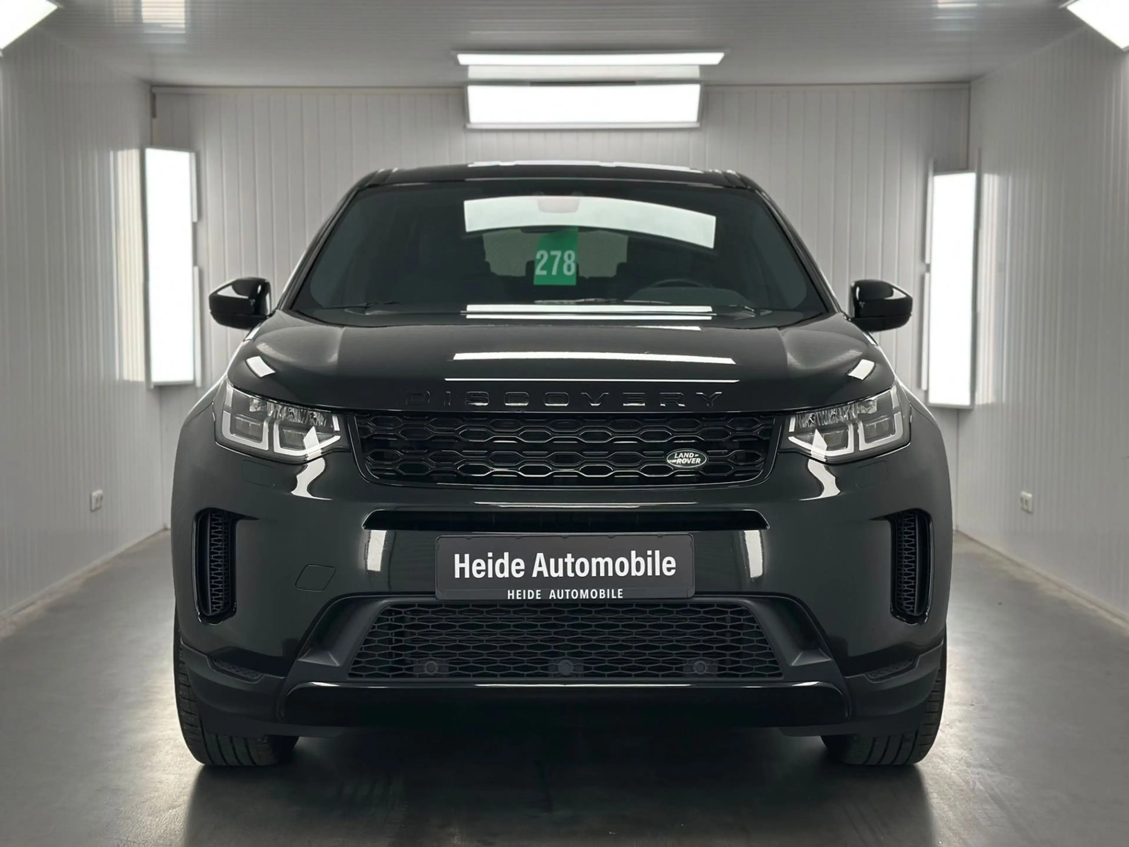 Land Rover Discovery Sport 2.0 D150  AWD AHK Black Design — photo 2