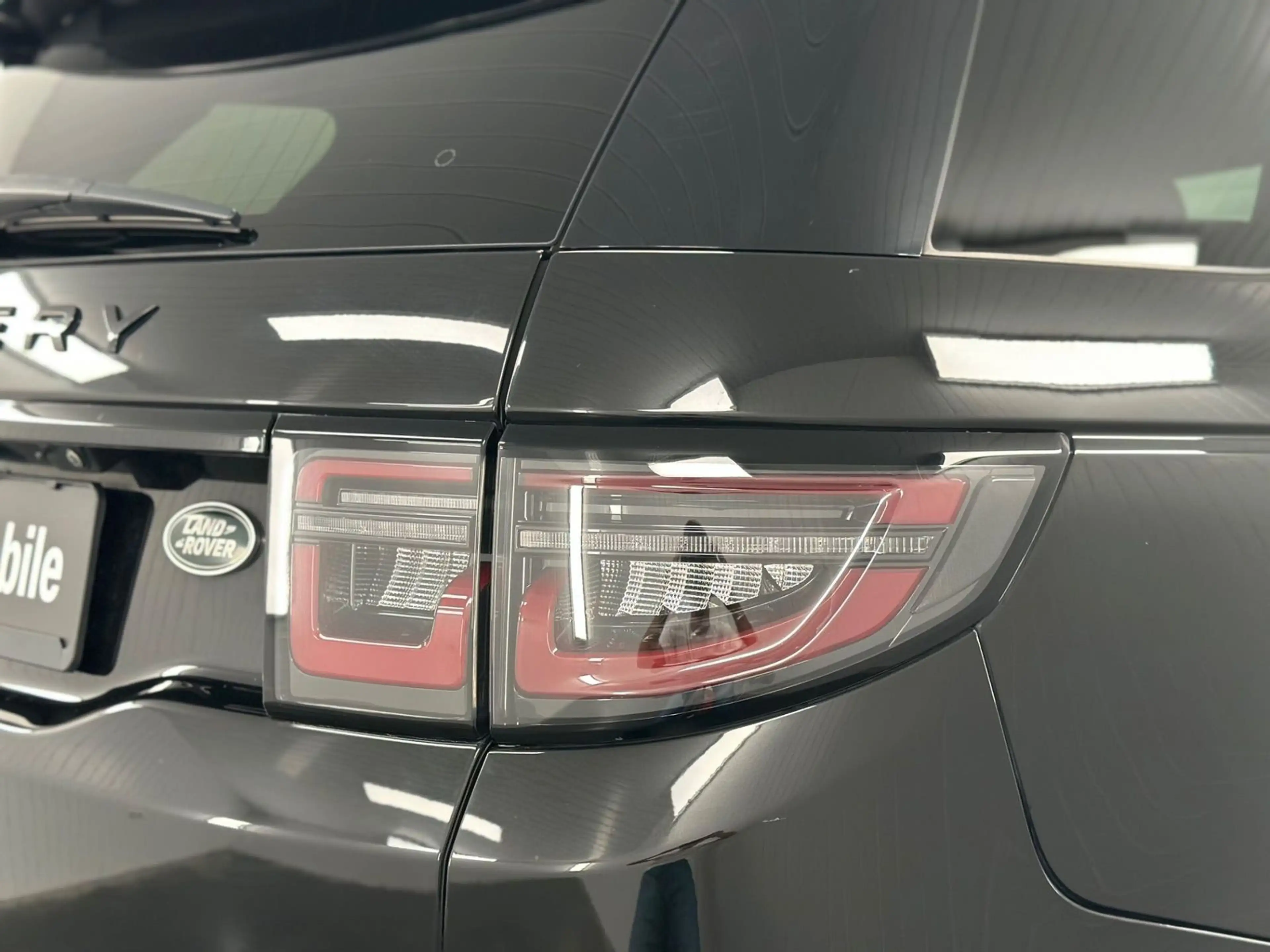 Land Rover Discovery Sport 2.0 D150  AWD AHK Black Design — photo 9
