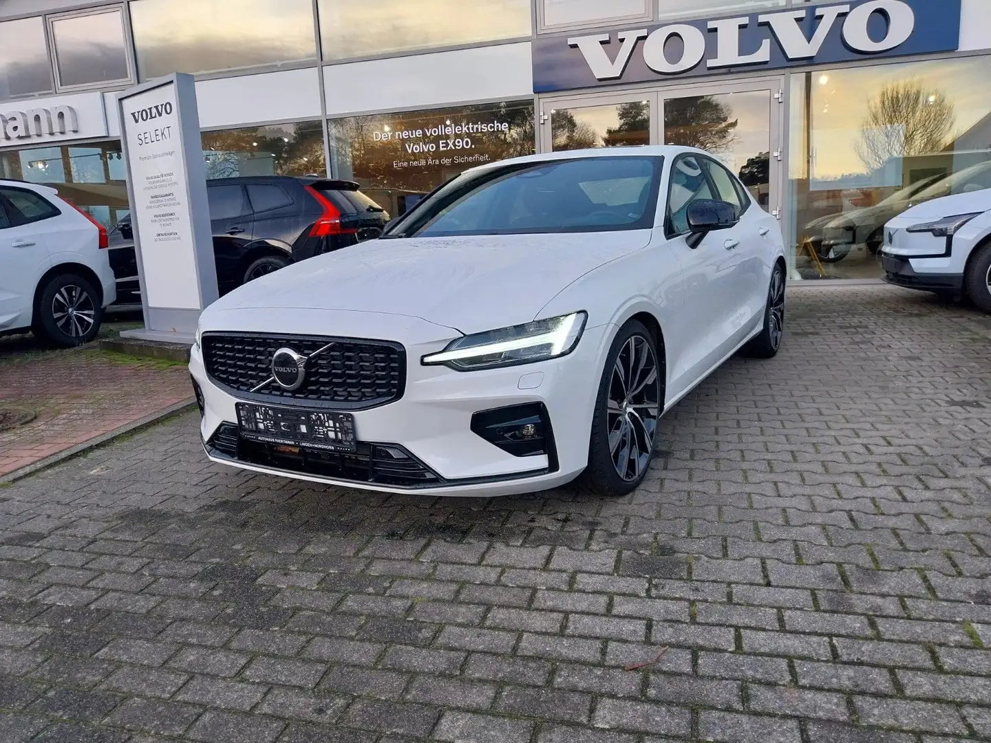 Volvo S60 B5 Ultimate Dark AWD "Standheizung" Blanc - 1