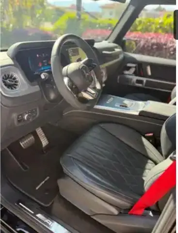 Mercedes-Benz G-Class view 4