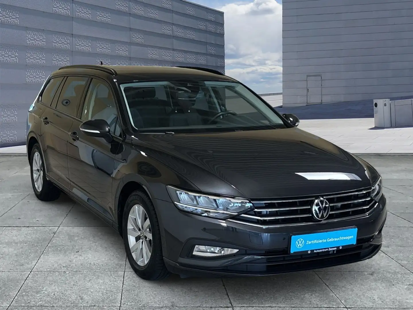 Volkswagen Passat Variant 2.0 TDI Conceptline DSG+USB+DAB+ Klima Navi Grau - 2