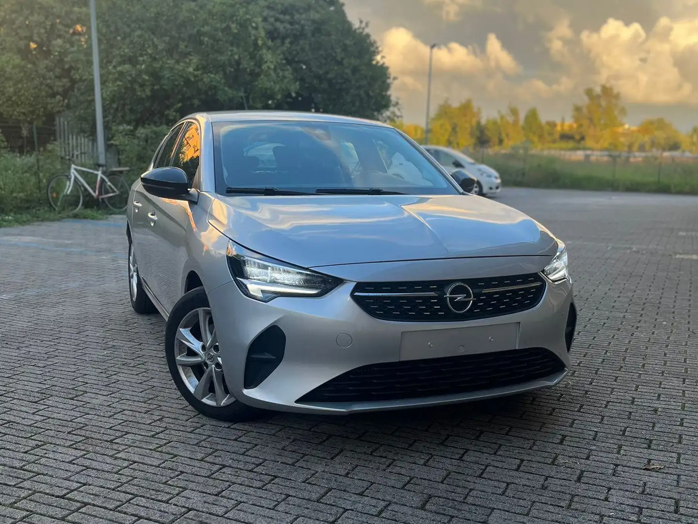 Opel Corsa 1.2 Elegance s Gris - 1