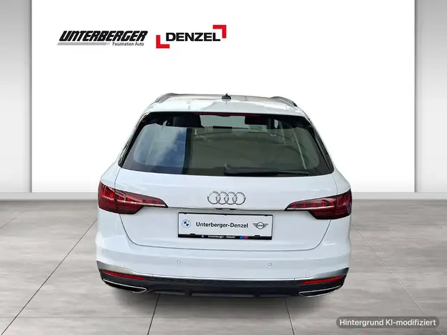 Audi A4 Avant view 5