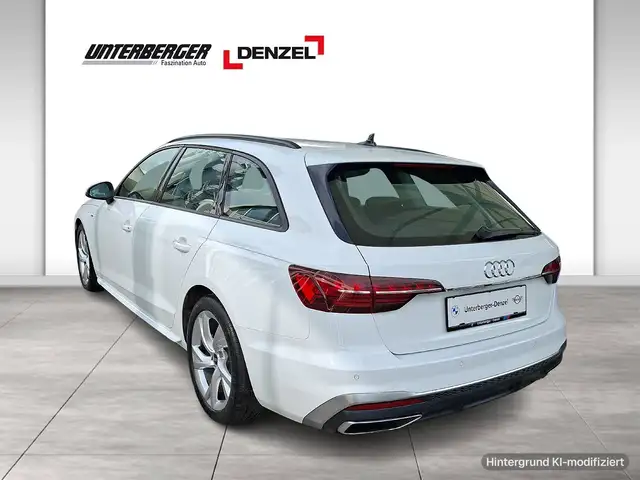Audi A4 Avant view 4