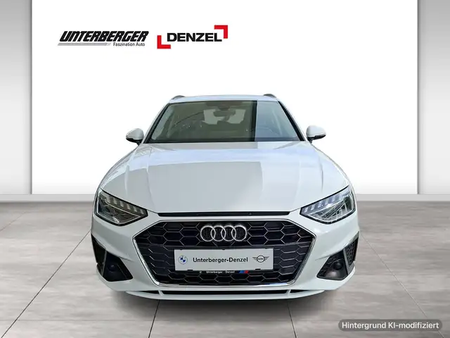 Audi A4 Avant view 2
