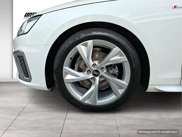 Audi A4 Avant view 6
