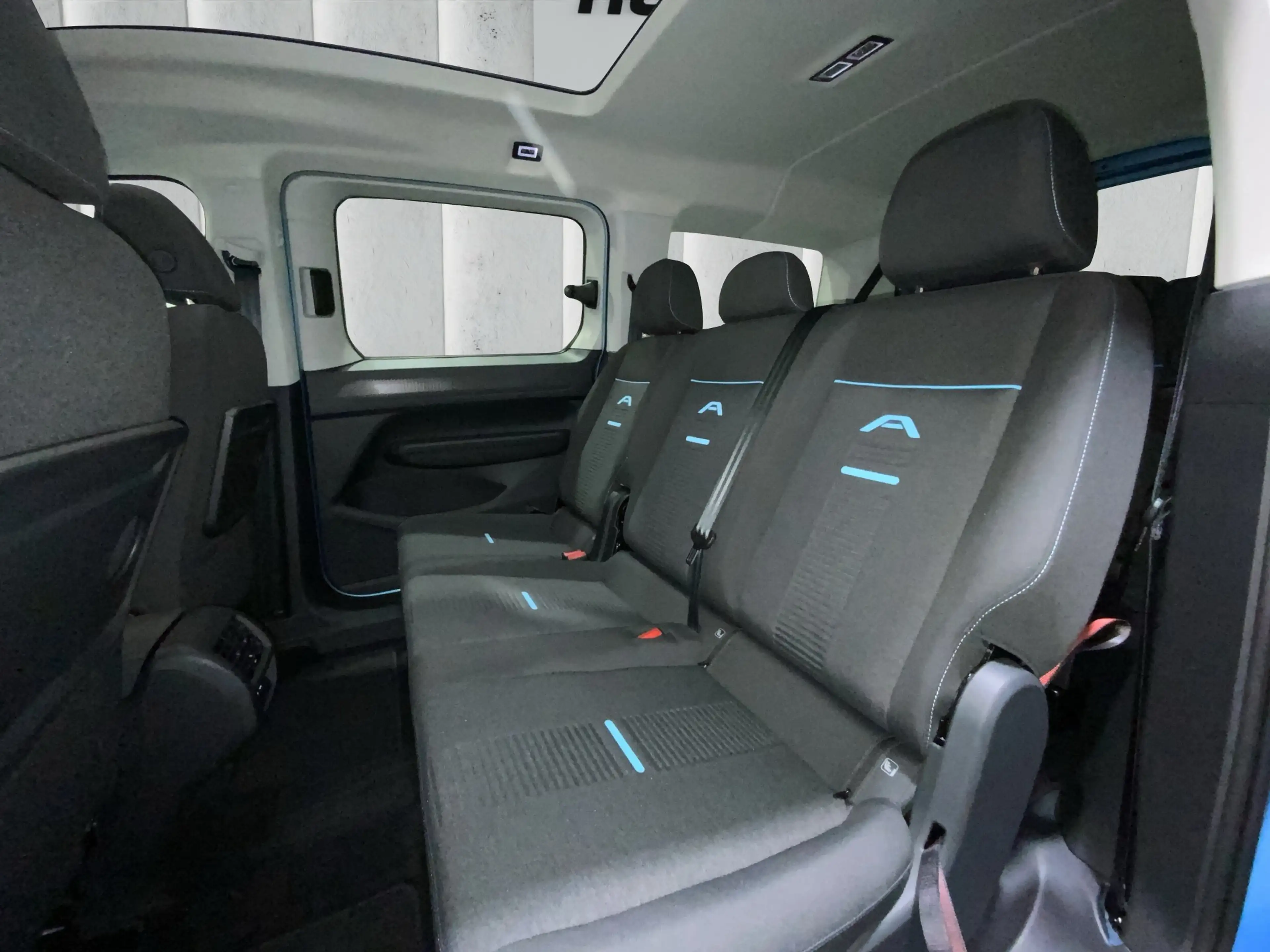 Ford Grand Tourneo Connect Active 2.0 EcoBlue 90kW AWD Hot Deal. MJ 2 — photo 11