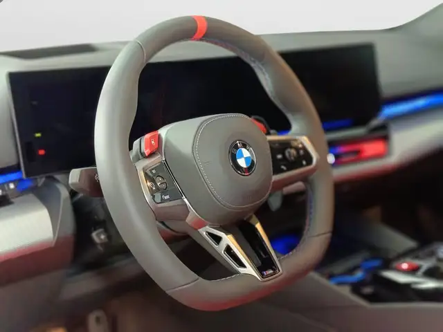 BMW M5 view 13