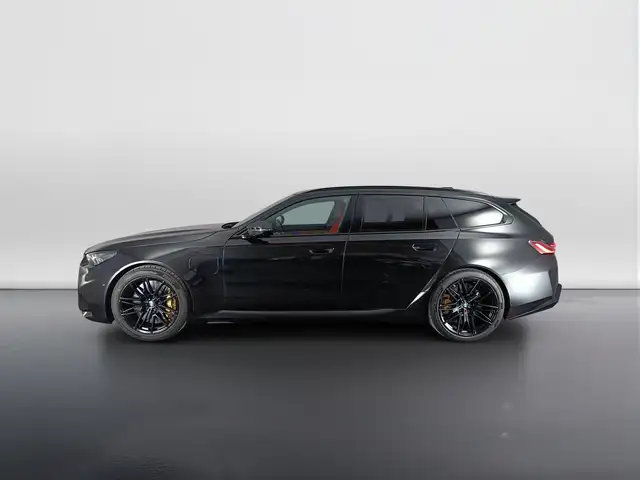 BMW M5 view 6