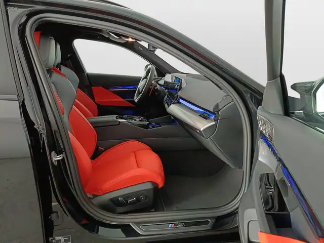 BMW M5 view 11