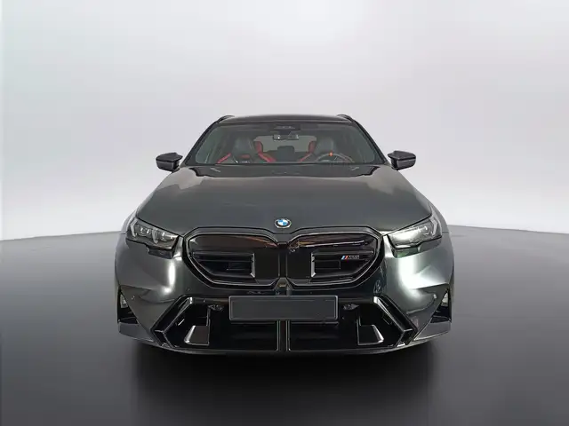 BMW M5 view 2