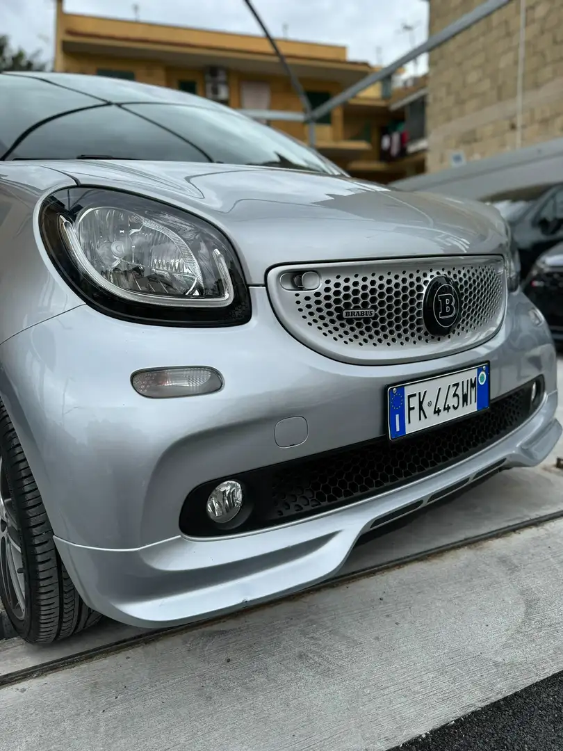 smart forFour Forfour 0.9 t Brabus Xclusive 109cv twinamic siva - 2