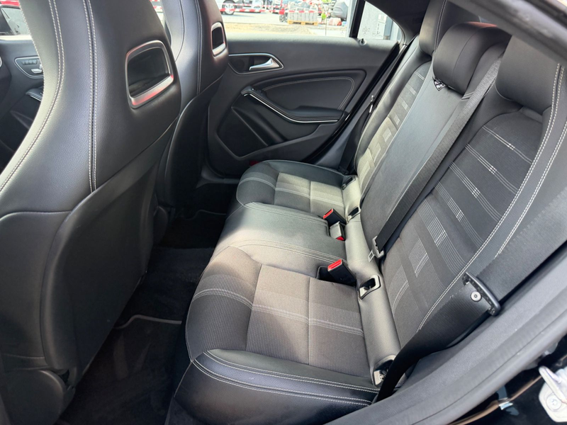 Mercedes-Benz CLA 250 *Pano*Led*Navi* — photo 9