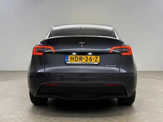 Tesla Model Y view 11