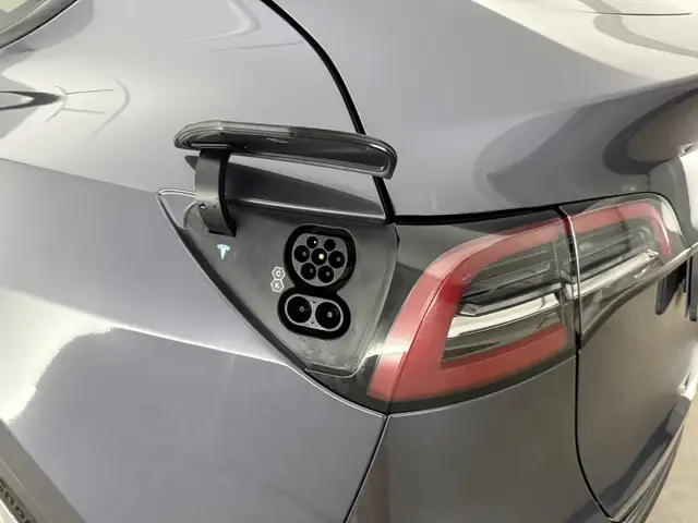 Tesla Model Y view 8
