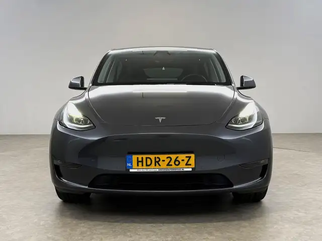 Tesla Model Y view 10