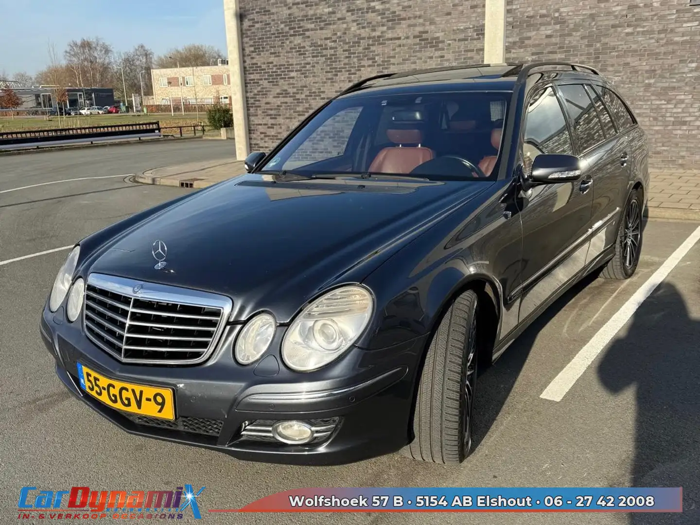 Mercedes-Benz E 230 Estate Business Avantgarde | 7 Persoons | Automaat Gris - 2