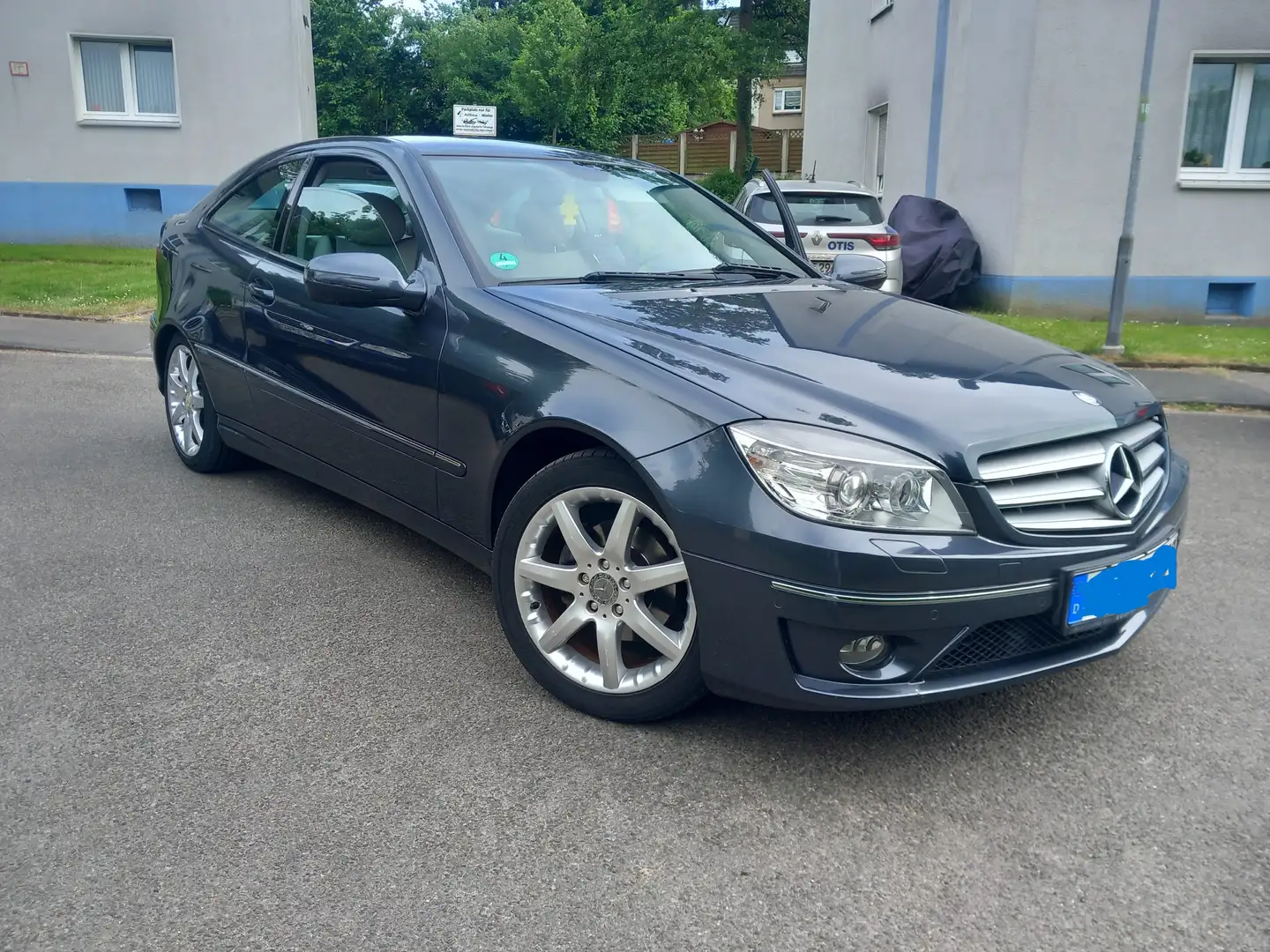 Mercedes-Benz CLC CLC 180 Kompressor Grau - 2
