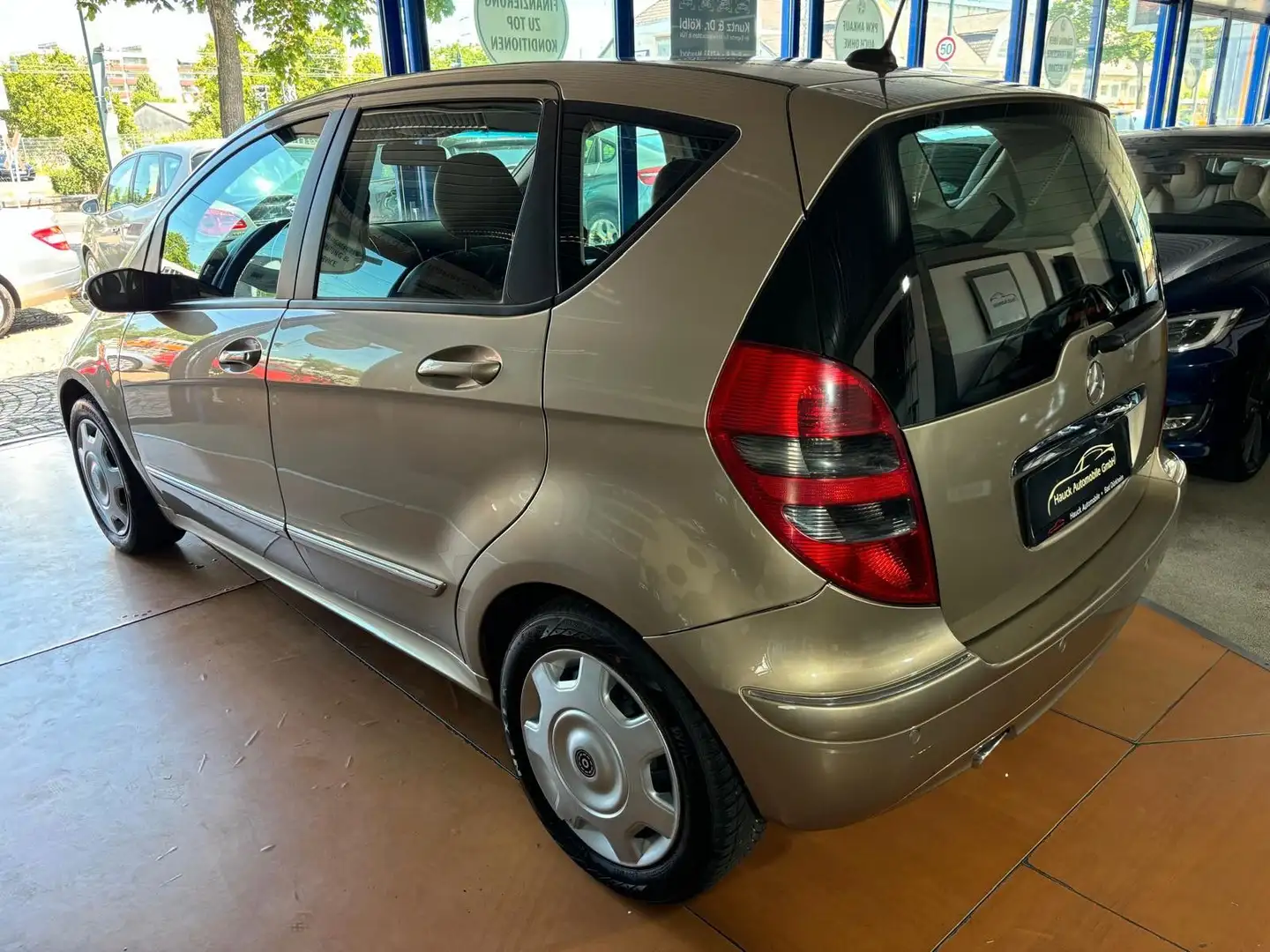 Mercedes-Benz A 200 A -Klasse A 200 /Autom./48TKM/SH/SHZ/PDC Gold - 2