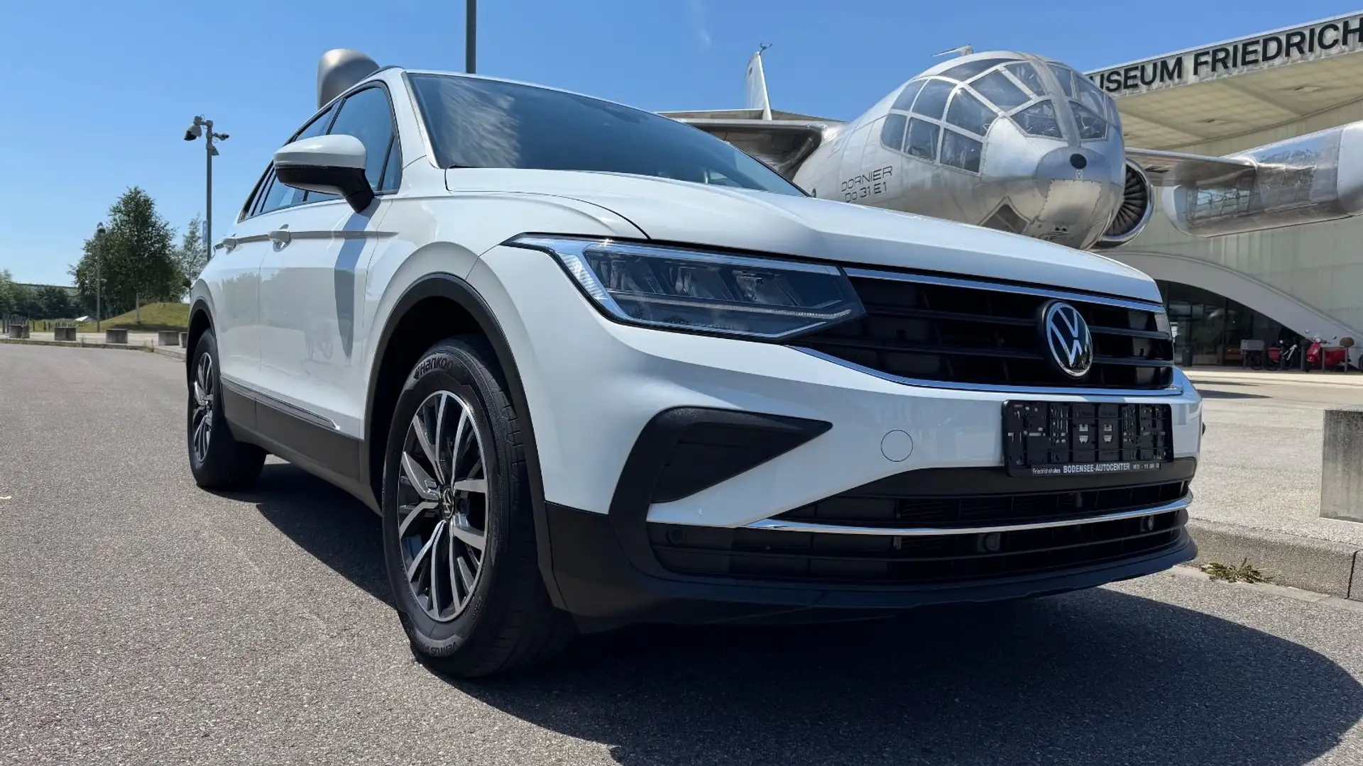Volkswagen Tiguan Life Sport-Utility AHK/LED/ACC/ 1.Hand Blanc - 1