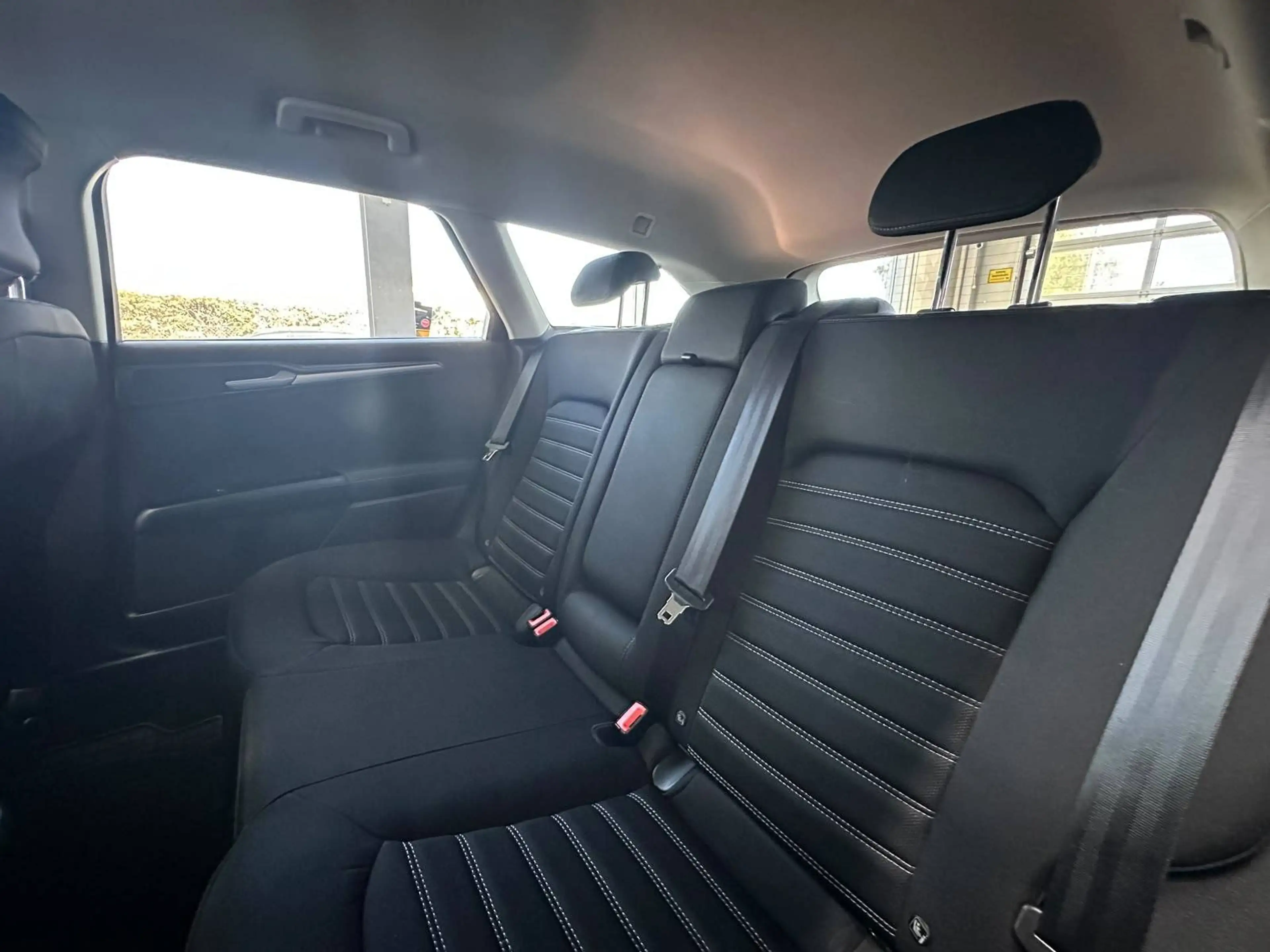 Ford Mondeo Trend — photo 13