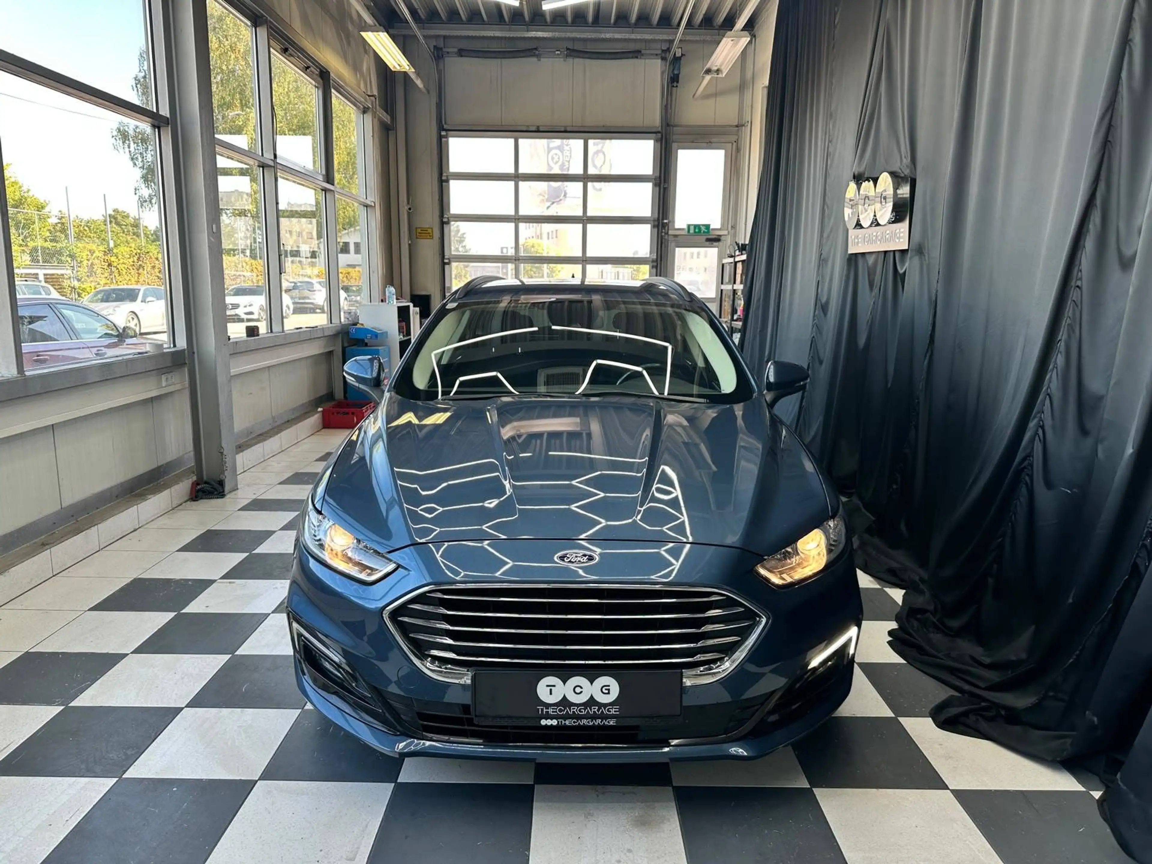 Ford Mondeo Trend — photo 2