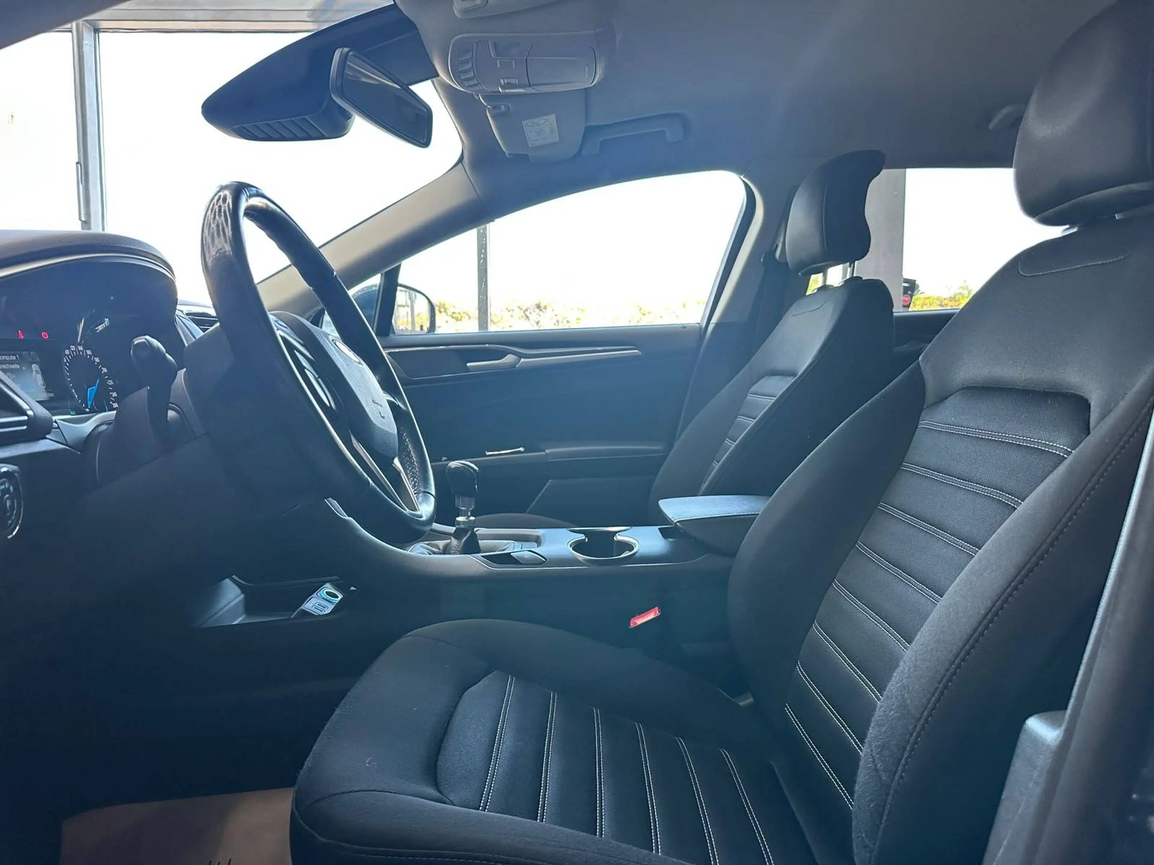 Ford Mondeo Trend — photo 10