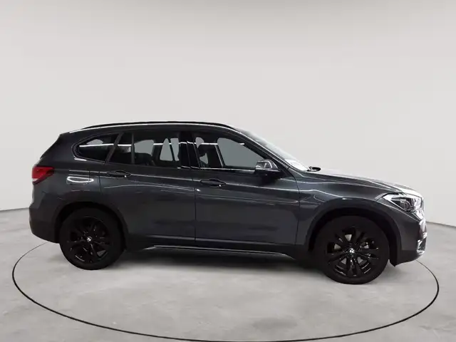 BMW X1 view 3