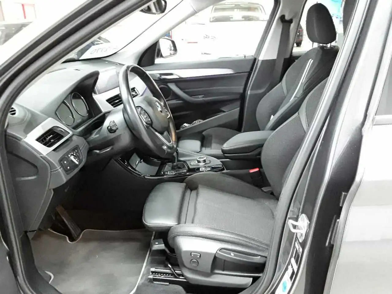 BMW X1 sDrive18d Aut. Sport Line Navi SHZ LED, миниатюра 7