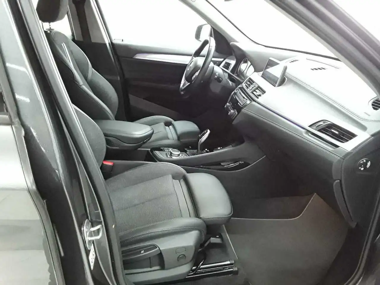 BMW X1 sDrive18d Aut. Sport Line Navi SHZ LED, миниатюра 8