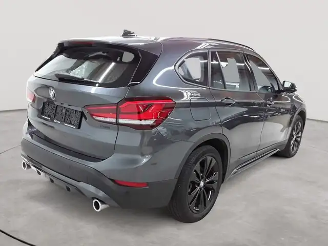 BMW X1 view 4