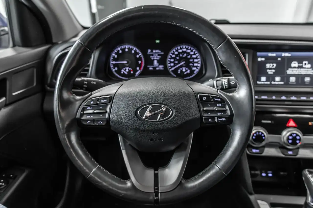 Hyundai ELANTRA снимка Hyundai ELANTRA