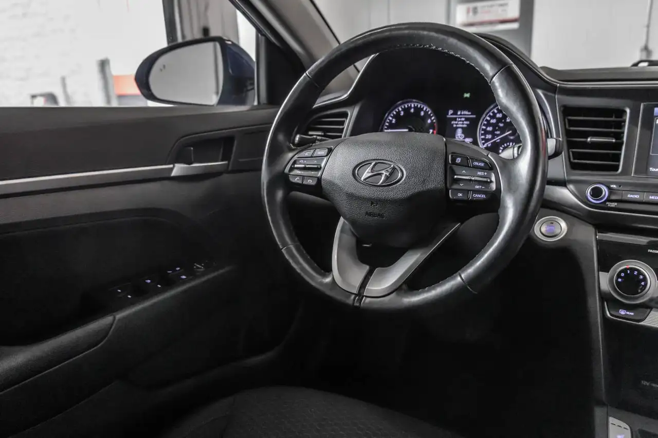 Hyundai ELANTRA снимка Hyundai ELANTRA