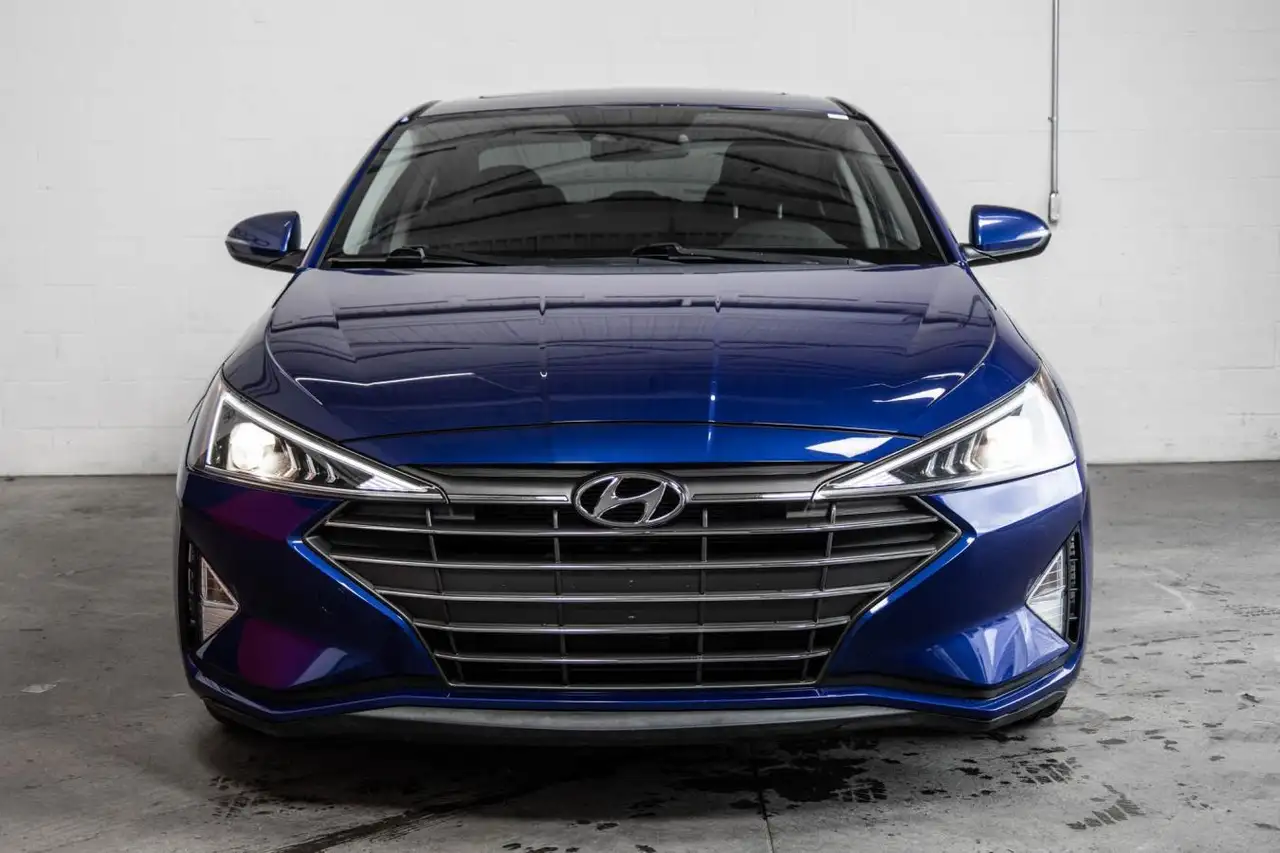Hyundai ELANTRA снимка Hyundai ELANTRA