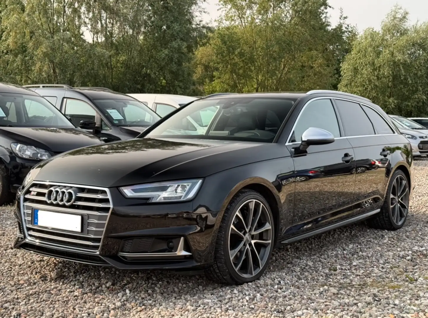 Audi S4 3.0 TFSI quattro Pano B&O Head Up Standheiz. MWST Schwarz - 1